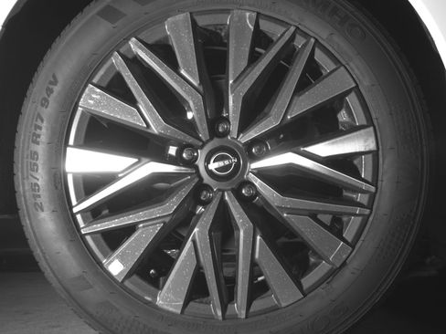 Used 2025 Nissan Altima 2.5 SV FWD image 15
