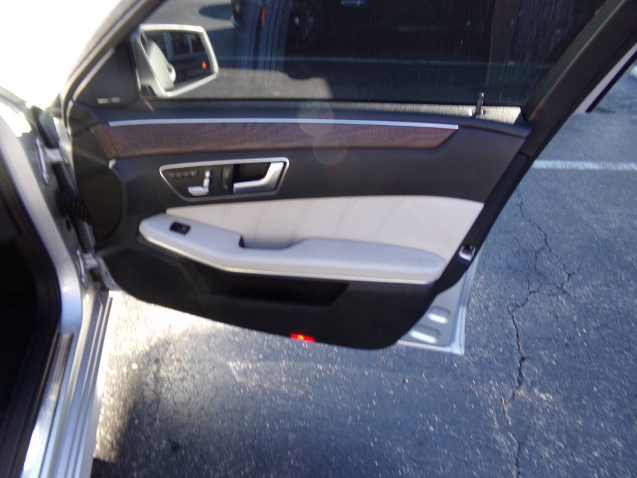 Used 2016 Mercedes-Benz E 350 4MATIC Wagon image 34