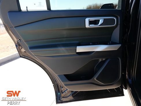 Used 2022 Ford Explorer Timberline image 11