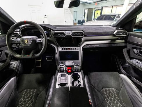 Used 2023 Lamborghini Urus Performante AWD/4WD image 52