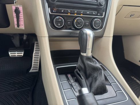 Used 2017 Volkswagen Passat 1.8T R-Line image 21