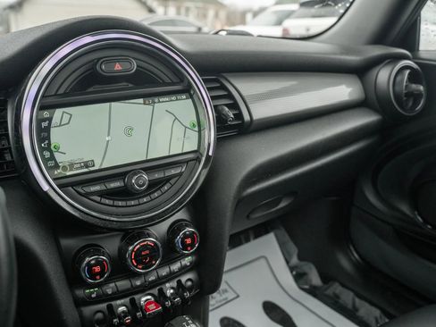 Used 2019 MINI Cooper 2-Door Hardtop image 16