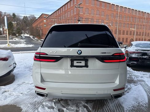 Used 2024 BMW X7 xDrive40i image 7