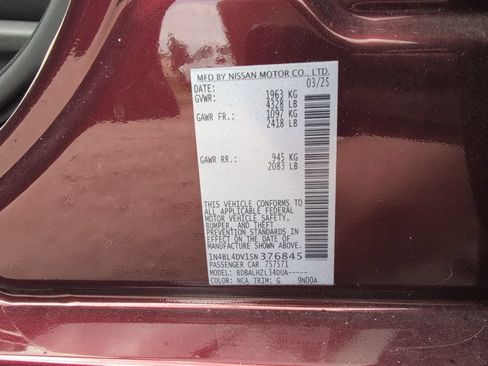 Used 2025 Nissan Altima 2.5 SV FWD image 35