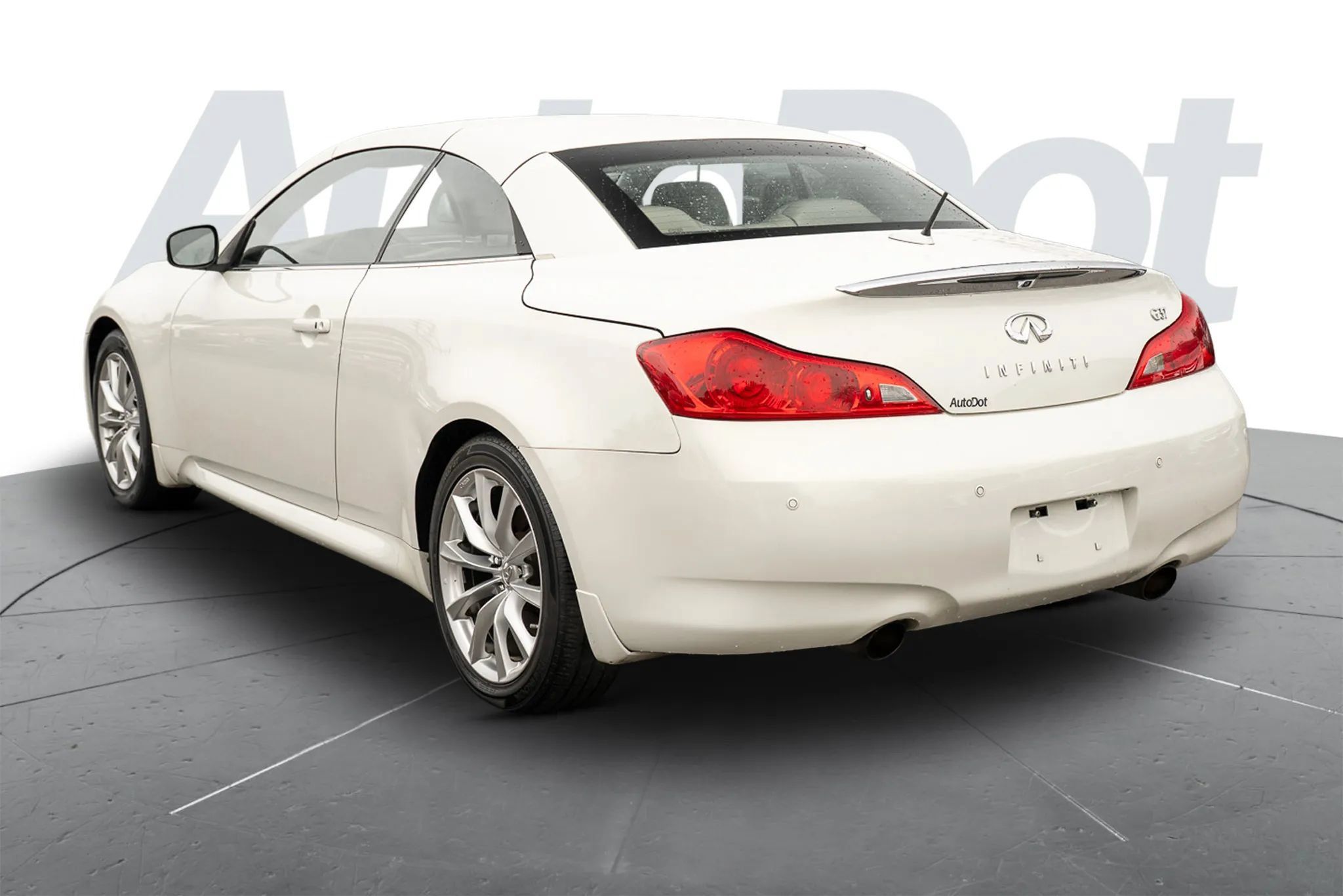 Used 2012 INFINITI G37 Convertible w/ Premium Pkg RWD image 2