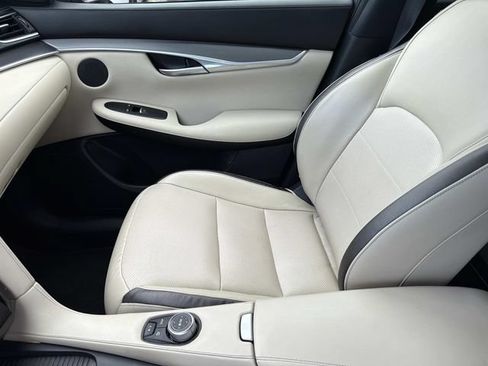 Used 2022 INFINITI QX50 Luxe FWD image 21