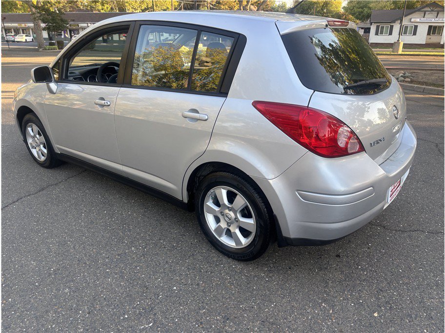 Used 2008 Nissan Versa Hatchback w/ Convenience Pkg FWD image 8