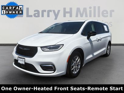 Used 2024 Chrysler Pacifica Touring-L