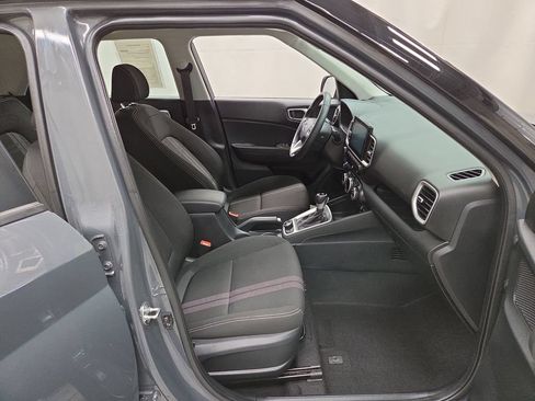 Used 2024 Hyundai Venue SEL FWD image 12