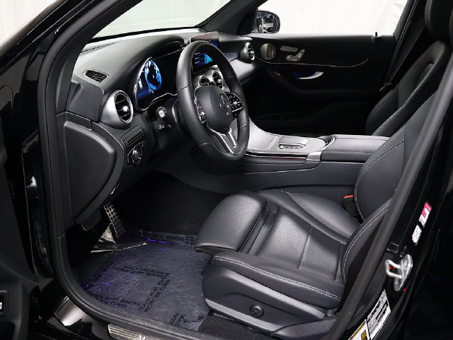 Used 2021 Mercedes-Benz GLC 300 4MATIC image 11