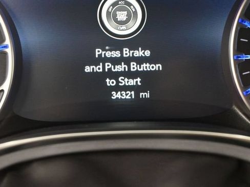 Used 2026 Chrysler Pacifica Limited FWD image 34