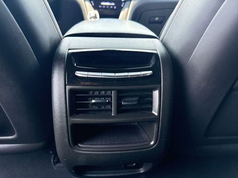 Used 2017 Cadillac XT5 Platinum w/ Driver Assist Package image 26