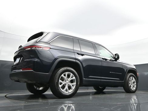 Used 2023 Jeep Grand Cherokee Limited AWD/4WD image 30