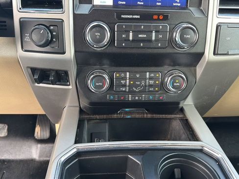 Used 2020 Ford F350 Lariat w/ Lariat Value Package image 98