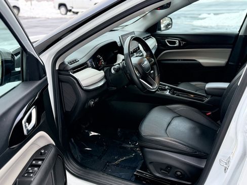 Used 2022 Jeep Compass Limited image 10