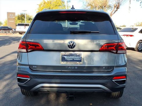 Used 2024 Volkswagen Taos SE w/ Panoramic Sunroof Package image 4