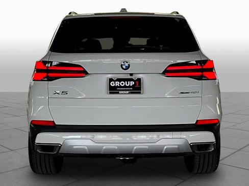 Certified 2026 BMW X5 sDrive40i w/ Climate Comfort Package RWD image 4