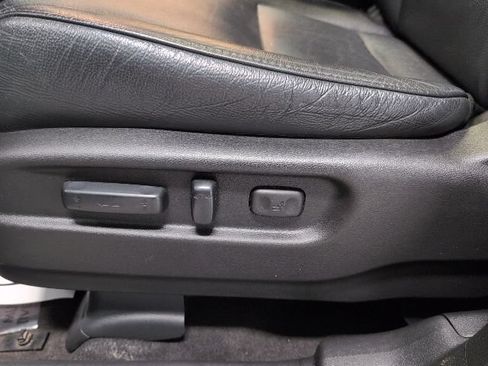 Used 2017 Honda Pilot Touring image 12