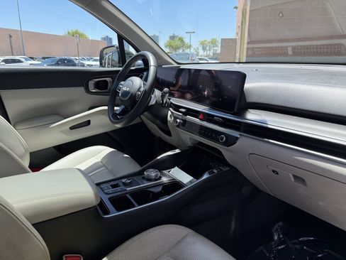 Used 2025 Kia Sorento EX w/ EX Panoramic Sunroof Package FWD image 40