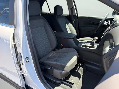Used 2023 Chevrolet Equinox LT w/ Driver Convenience Package AWD/4WD image 14