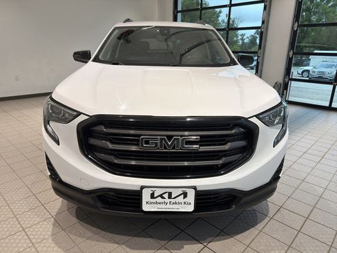 Used 2020 GMC Terrain SLE w/ Elevation Edition FWD image 8