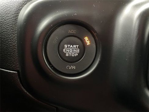 Used 2021 Jeep Gladiator Sport image 16