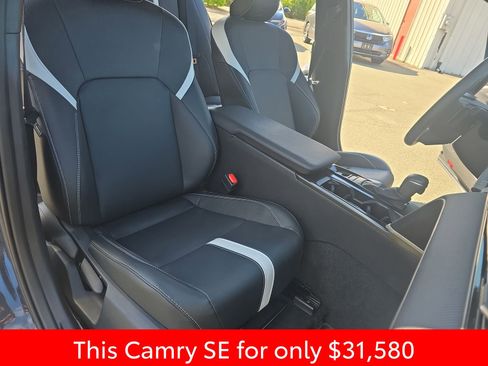 Used 2025 Toyota Camry SE w/ Convenience Package FWD image 16