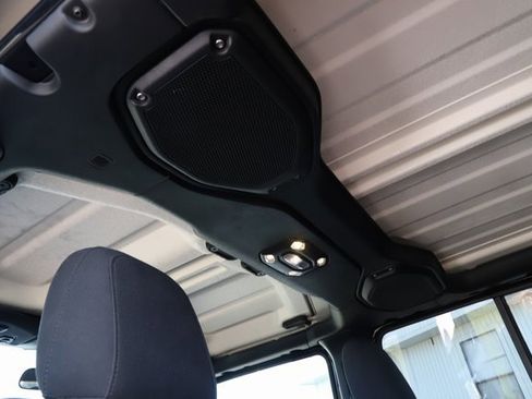 Used 2023 Jeep Gladiator Sport image 19