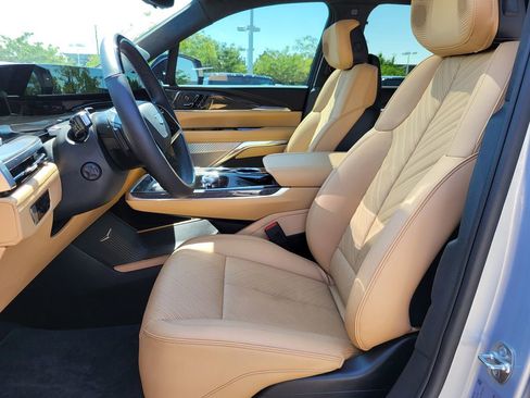 New 2025 Cadillac Escalade IQ Luxury 2 w/ LPO, Etrunk Organizer Package image 4