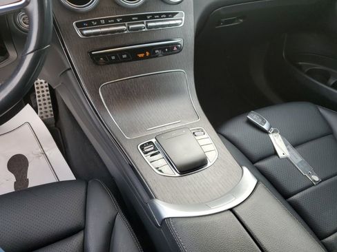 Used 2022 Mercedes-Benz GLC 300 4MATIC image 24