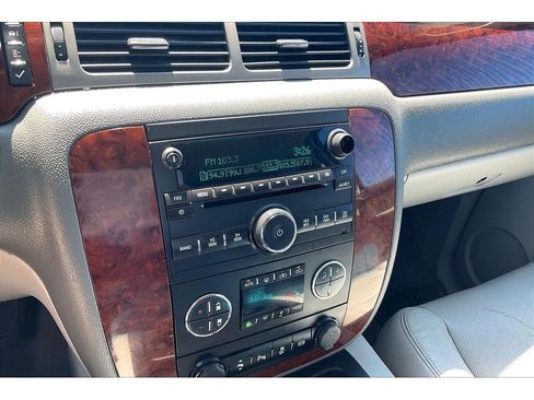 Used 2014 Chevrolet Silverado 2500 LTZ w/ LTZ Plus Package AWD/4WD image 23