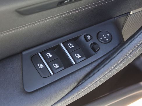 Certified 2023 BMW 530e RWD image 30