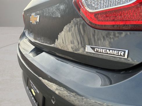 Used 2018 Chevrolet Cruze Premier image 11