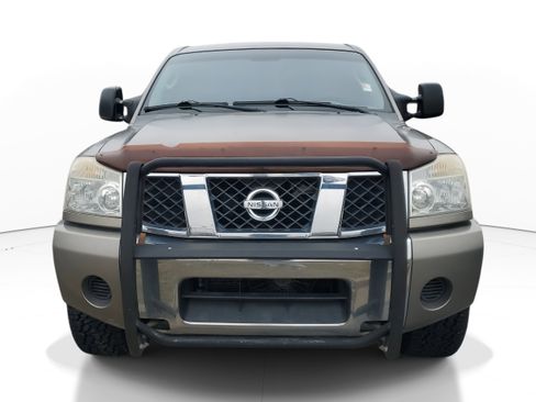 Used 2006 Nissan Titan SE image 2
