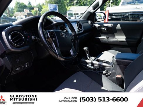 Used 2020 Toyota Tacoma TRD Off-Road AWD/4WD image 22