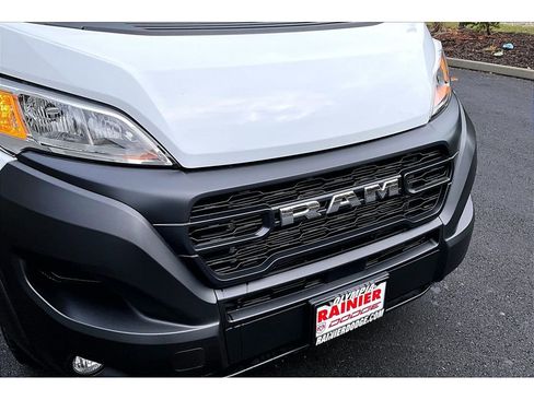 Used 2025 RAM ProMaster 2500 w/ Convenience Group image 28