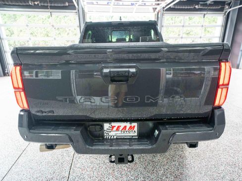 Used 2024 Toyota Tacoma TRD Sport w/ TRD Sport Upgrade Package AWD/4WD image 3