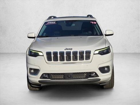 Used 2019 Jeep Cherokee Overland w/ Technology Group image 2