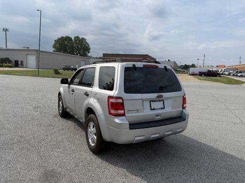 Used 2010 Ford Escape XLT AWD/4WD image 3