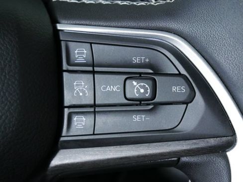 Certified 2024 Jeep Grand Cherokee L Limited AWD/4WD image 26