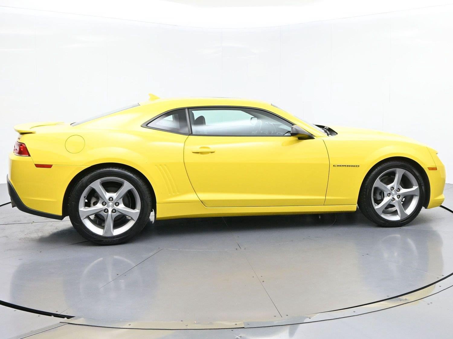 Used 2015 Chevrolet Camaro LT w/ RS Package RWD image 8