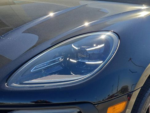 New 2026 Porsche Macan AWD/4WD image 30