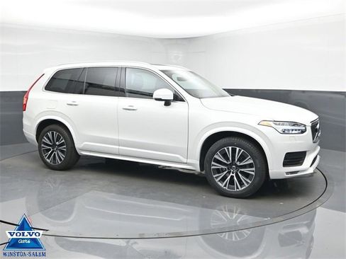 Used 2022 Volvo XC90 T6 Momentum w/ Advanced Package image 1