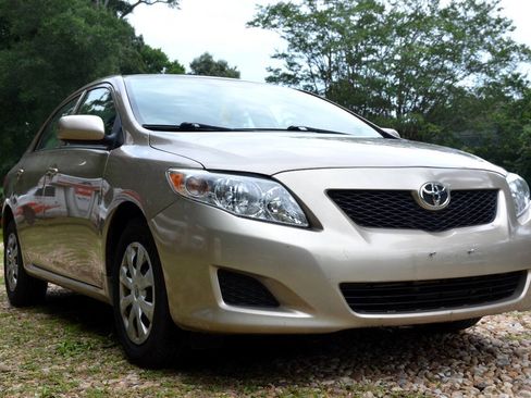 Used 2009 Toyota Corolla LE FWD image 3
