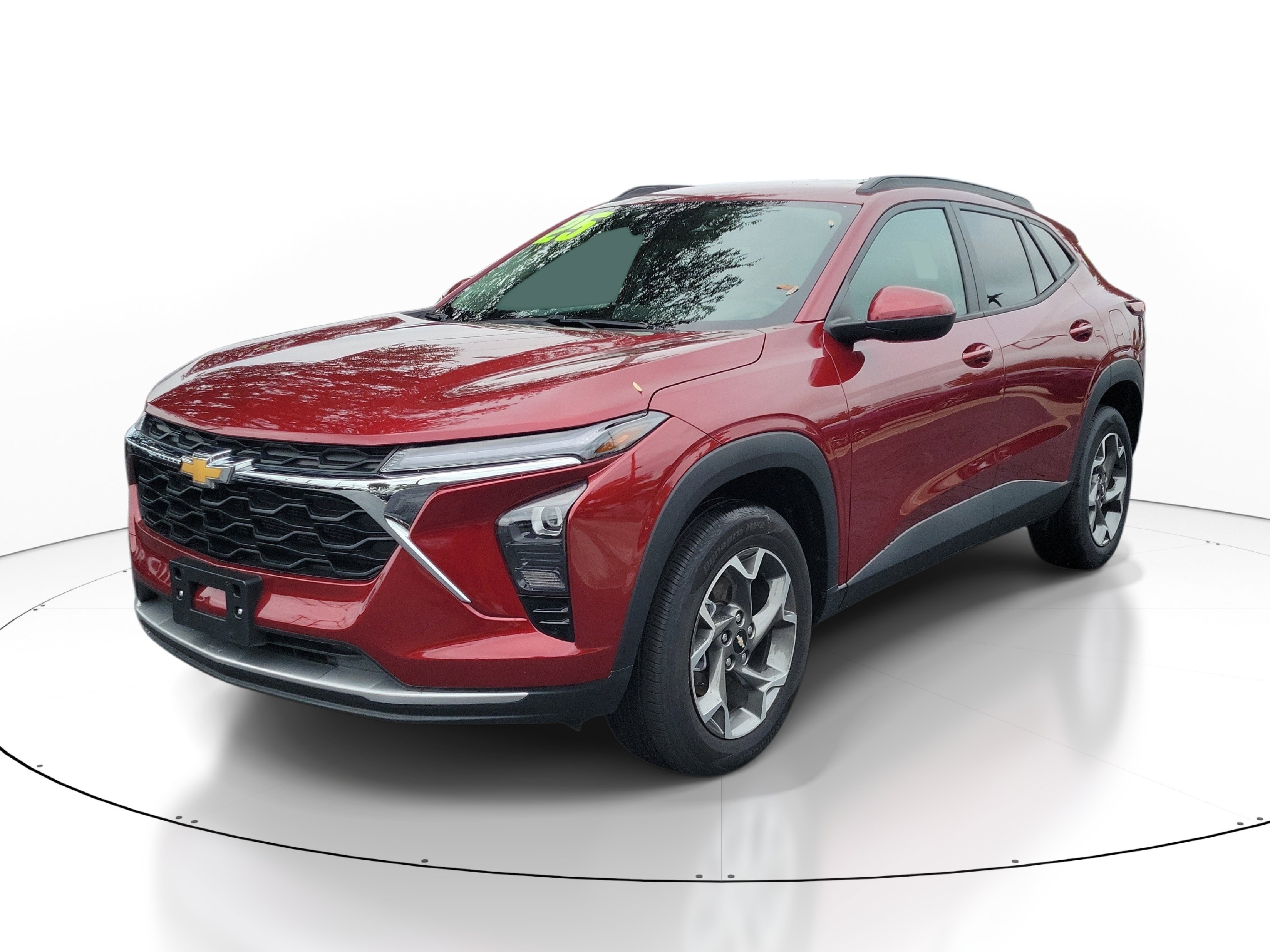 Used 2025 Chevrolet Trax LT w/ LT Convenience Package FWD image 3