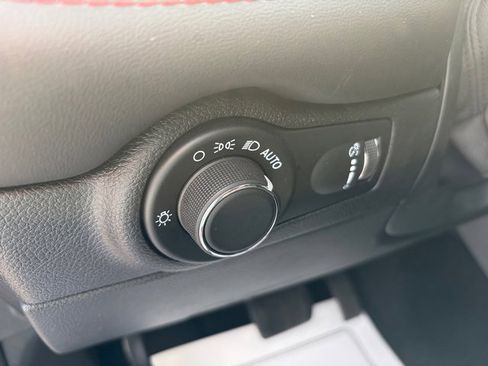 Used 2025 Dodge Durango GT AWD/4WD image 14