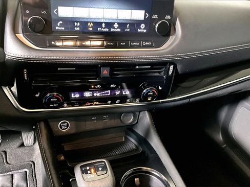 Used 2023 Nissan Rogue SL w/ SL Premium Package image 24