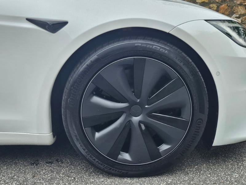 Used 2022 Tesla Model S AWD/4WD image 16