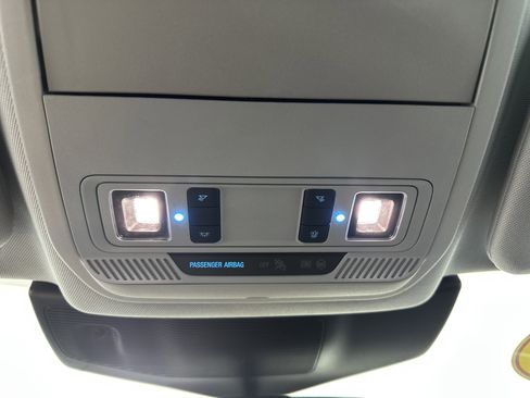 Used 2021 Ford Explorer XLT image 30