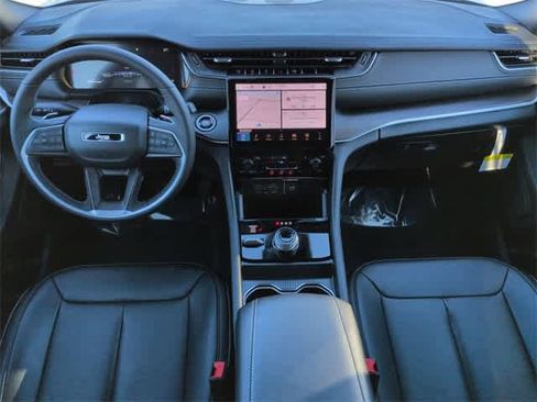 New 2025 Jeep Grand Cherokee Limited image 16